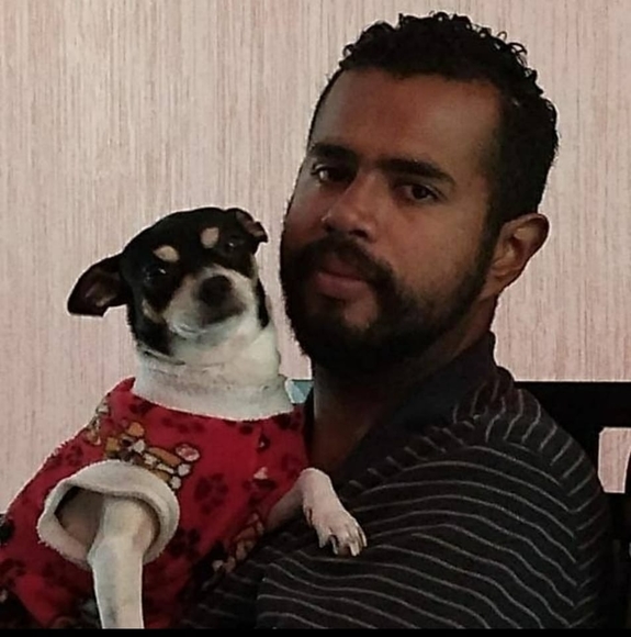 Profile Picture of Carlos Arenas (@carlosarenas476) on Poshmark