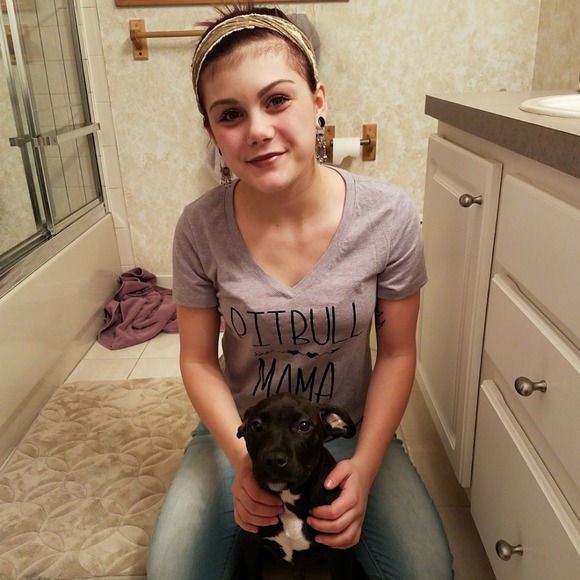 Profile Picture of Natalie Swann (@natalieswann99) on Poshmark