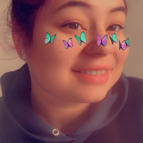 Profile Picture of Emerald Gonzalez (@3m3rald30) on Poshmark