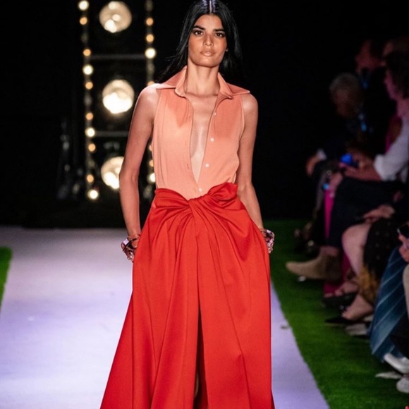 Profile Picture of Emily Stahlin (@emilystahlin) on Poshmark