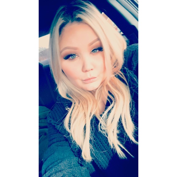 Profile Picture of Cassandra Marciniak (@cassandracherie) on Poshmark