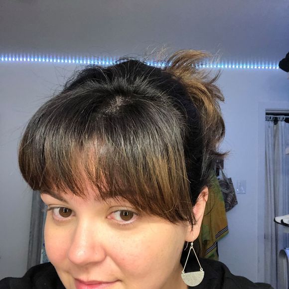 Profile Picture of Meagan Bownds (@meagankbates) on Poshmark
