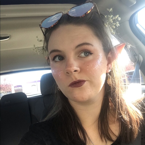 Profile Picture of Katelyn Clark (@frogqueenok) on Poshmark