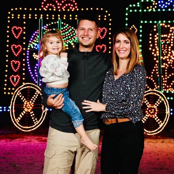 Profile Picture of Lisa Duckworth (@10451245) on Poshmark