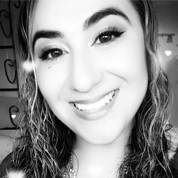 Profile Picture of Liz Jimenez (@ljdt100) on Poshmark