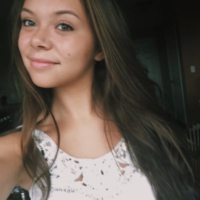 Profile Picture of Carly Murray (@carlymurray9) on Twitter