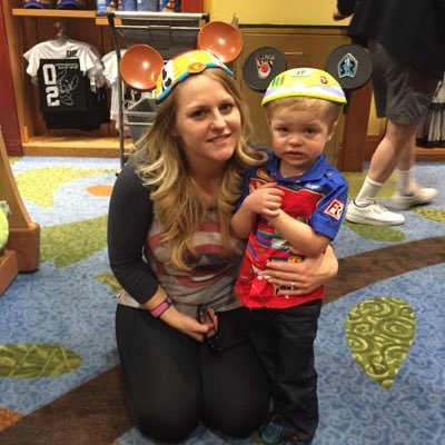 Profile Picture of Rollin Smith (@rolllin82smith) on Twitter