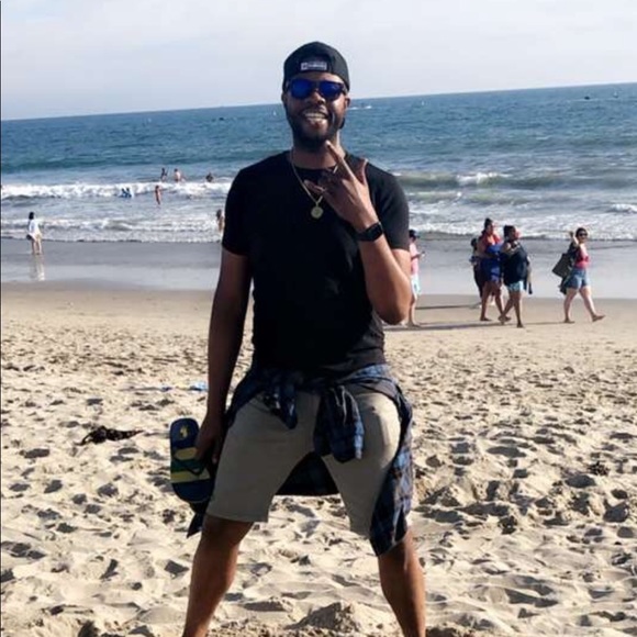 Profile Picture of Bobby Winston (@winstonbobby11) on Poshmark