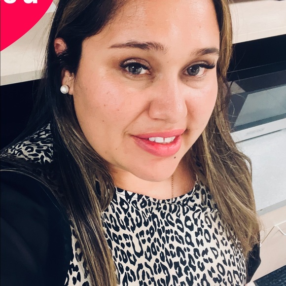 Profile Picture of Cynthia Hurtado (@cynthiahurta107) on Poshmark