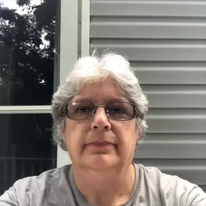 Profile Picture of Laurie Vogel Mullins (@laurievogelmullin) on Tiktok