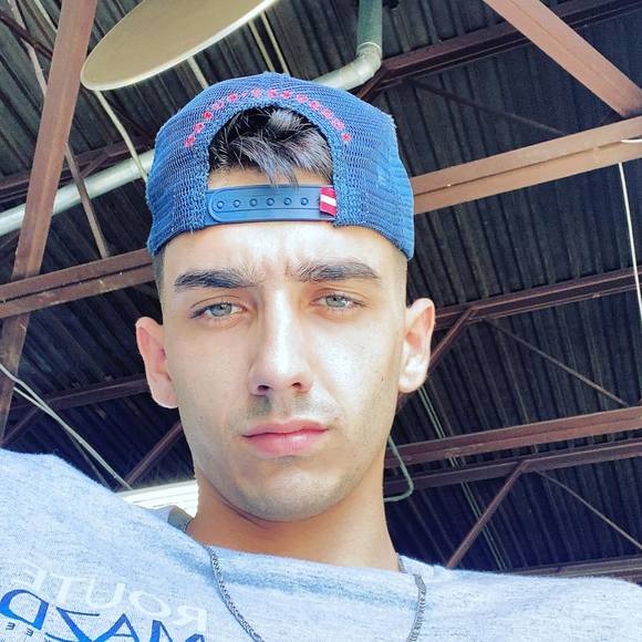 Profile Picture of Brian Dazi (@brian9969) on Poshmark