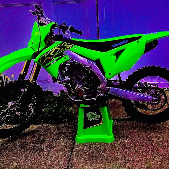 Profile Picture of Brennan Miskinis (@brennanmiskinis) on Poshmark