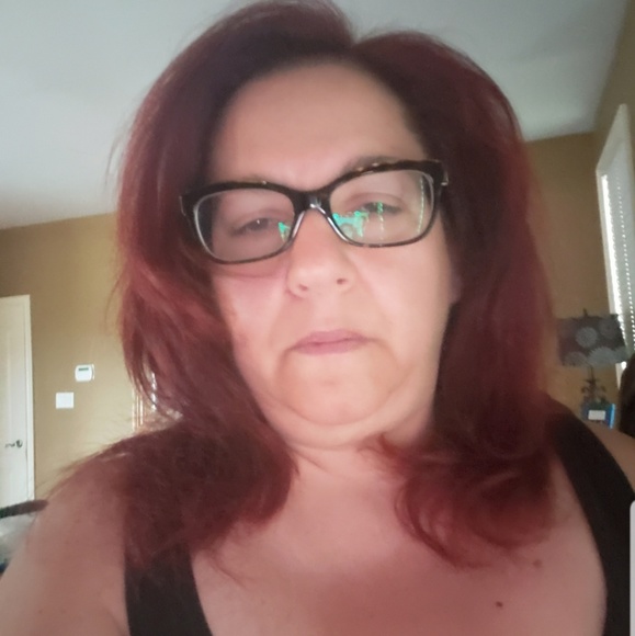 Profile Picture of Amy Palombo (@amy_palombo) on Poshmark