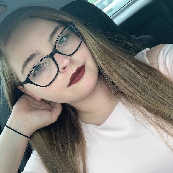 Profile Picture of Kailey Rodriguez (@kaileyrodriguez) on Poshmark