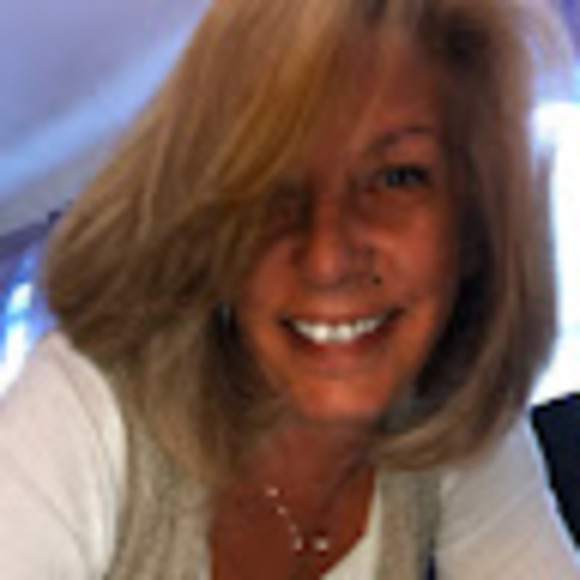 Tami Kolessar - Poshmark Profile Picture of Tami Kolessar (@tami_art) on Poshmark