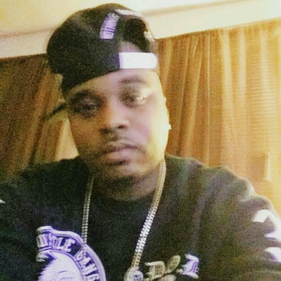 Chris Britton - Poshmark Profile Picture of Chris Britton (@britton912) on Poshmark