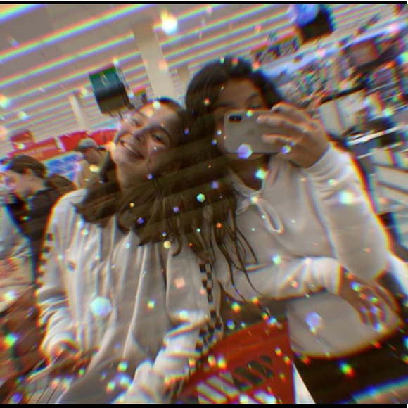 Profile Picture of Analise Varas (@analise_varas) on Poshmark