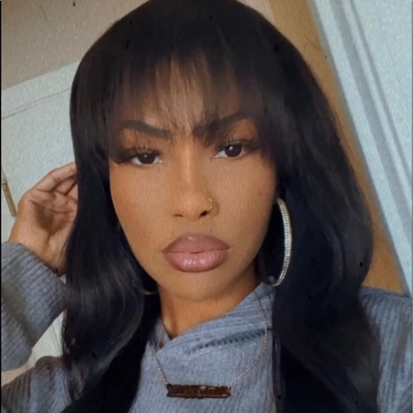 Profile Picture of Marcella Robertson (@marcy_lovesu2) on Poshmark