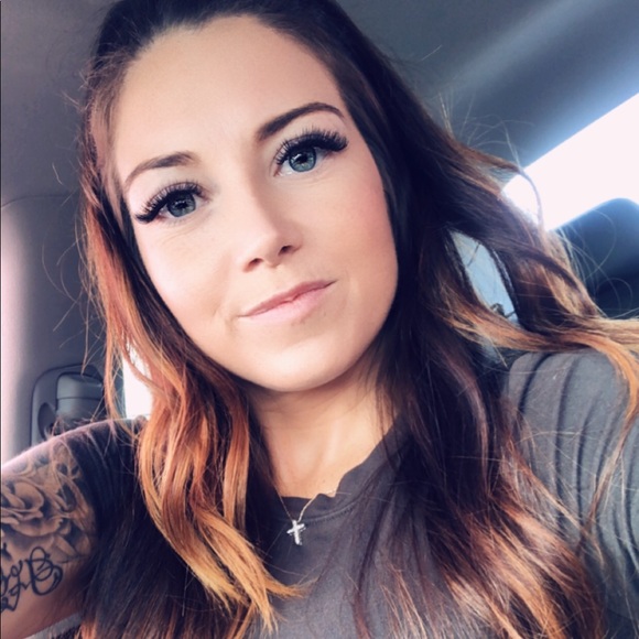 Profile Picture of Megan Neville (@meganhope0410) on Poshmark