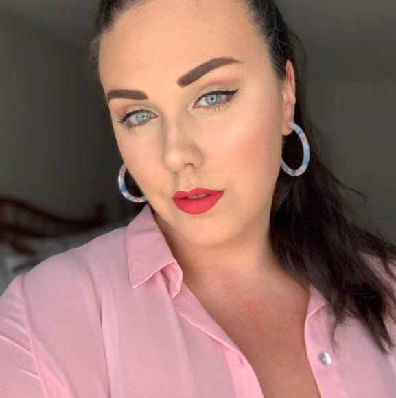 Profile Picture of Kristen Lapointe (@kris10lapointe) on Poshmark