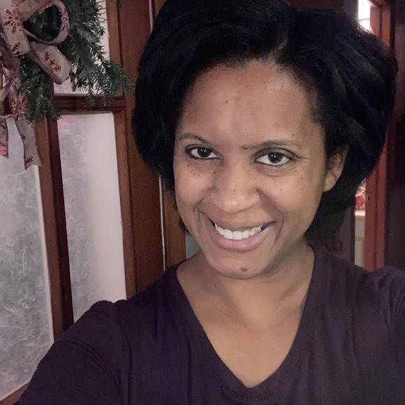 Profile Picture of Sherry Heany (@22heany22) on Poshmark