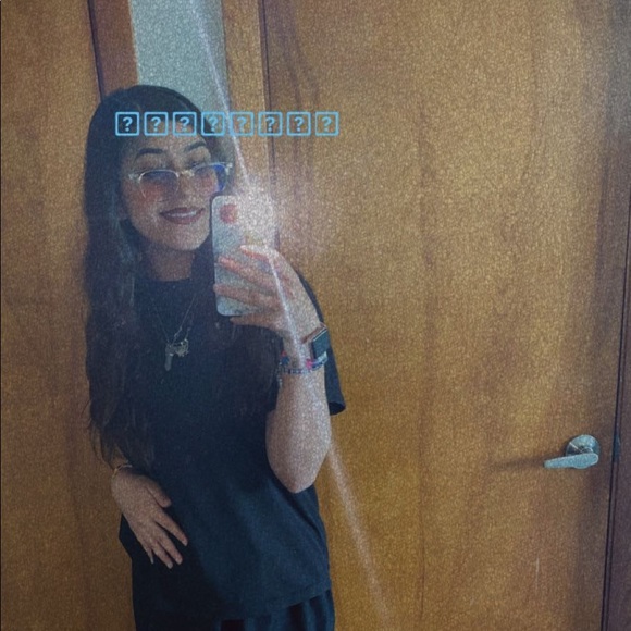 Profile Picture of Cynthia Camarena (@cynthia_ca007) on Poshmark