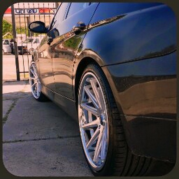 Profile Picture of Carlos Arreguin (@carreguin7) on Poshmark