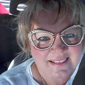 Profile Picture of Stephanie Downs. (@sldowns24) on Twitter