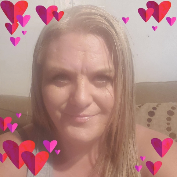 Profile Picture of Melissa Horton (@missafae) on Poshmark