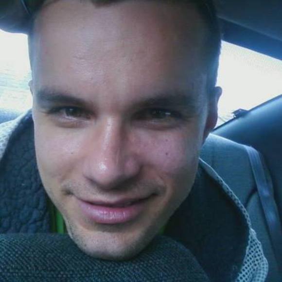 Profile Picture of Robert Renier (@stiffworm) on Poshmark