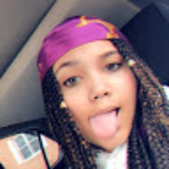 Profile Picture of Brandi Jones (@brandirain123) on Poshmark