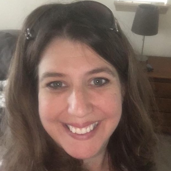 Profile Picture of Jen Rogge (@jenrogge) on Poshmark