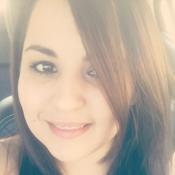 Profile Picture of Amelia Serrano (@carito018) on Poshmark