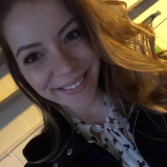 Profile Picture of Mirheta Sakanovic (@mirheta12) on Poshmark