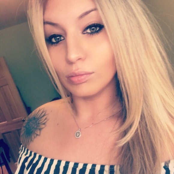 Jaclyn Amato - Poshmark Profile Picture of Jaclyn Amato (@jaclyn128) on Poshmark