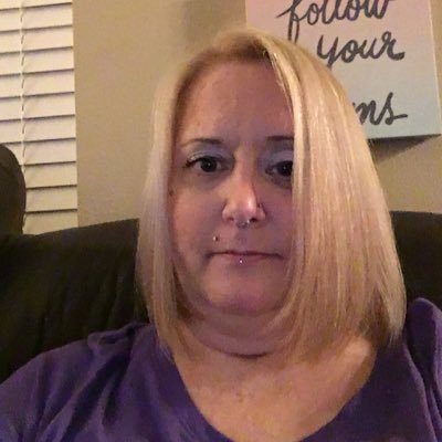 Profile Picture of Deanna J Hooper (@DeannaJHooper1) on Twitter