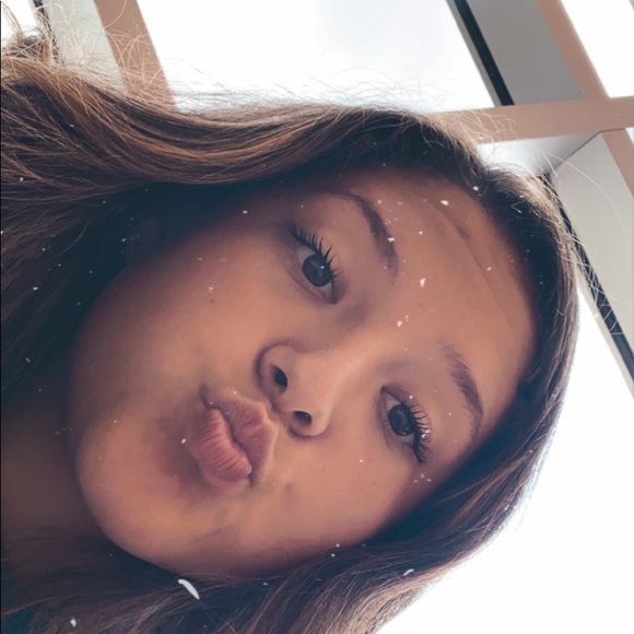 Profile Picture of Autumn Kiefel (@autkiefel) on Poshmark