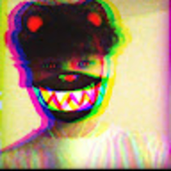 Profile Picture of Wee Wee (@samg59loya) on Poshmark