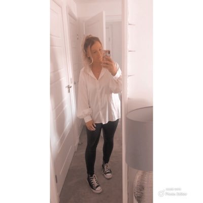 Profile Picture of K E L L Y 👱🏽‍♀️ (@kellygeorgeXX) on Twitter