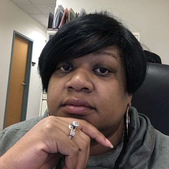 Profile Picture of T. Webber (@tanyawebber) on Poshmark