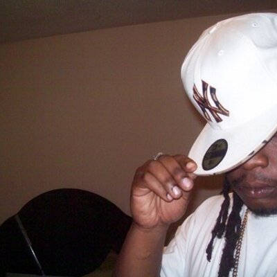 Profile Picture of Ray Whitaker (@thadon3000) on Twitter