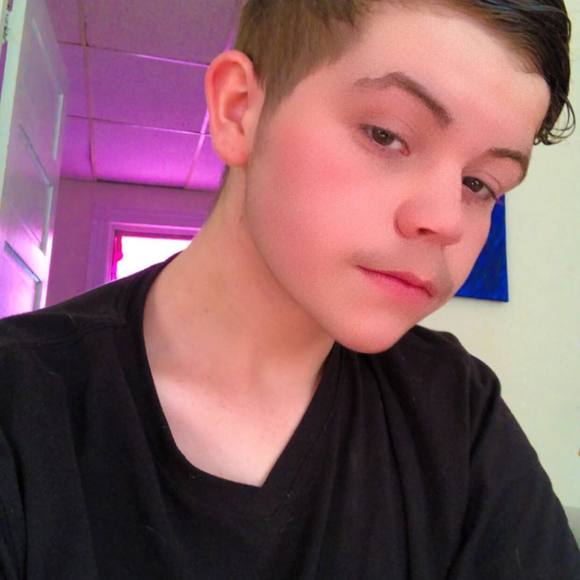 Profile Picture of Christopher Haines (@christopherhain) on Poshmark