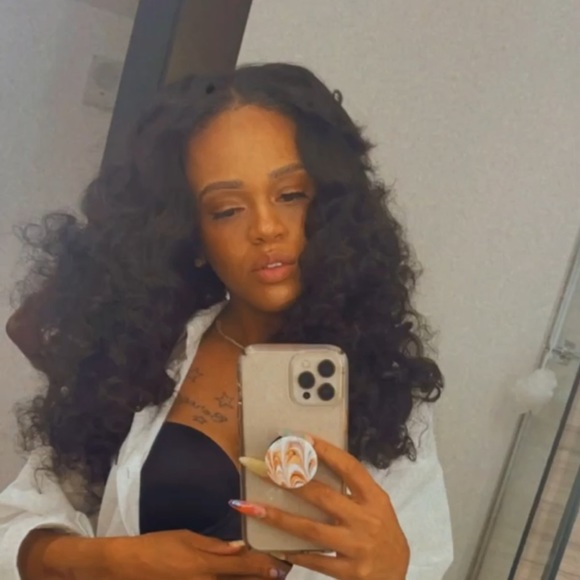 Profile Picture of Coree Hall (@coreerenee91) on Poshmark