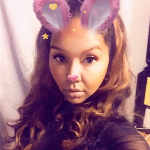 Profile Picture of A Ymer (@anya0610) on Poshmark