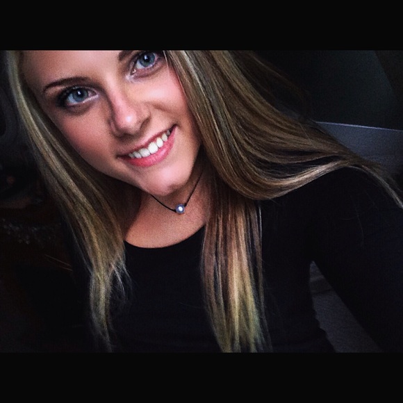 Profile Picture of Haley Case (@haleyjo97) on Poshmark