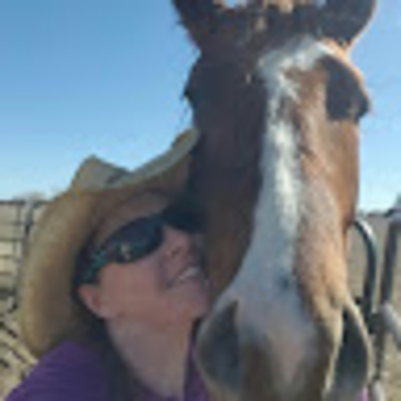 Profile Picture of Robin Daigle (@robindaigle18) on Poshmark