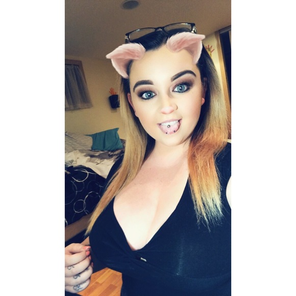 Profile Picture of Amanda Tkacsik (@amandattd) on Poshmark