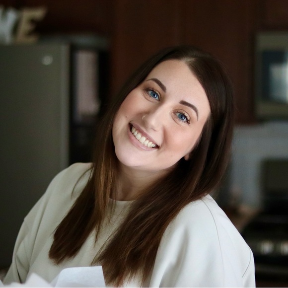 Profile Picture of Lauren Mcnellis (@laurenmcnellis) on Poshmark