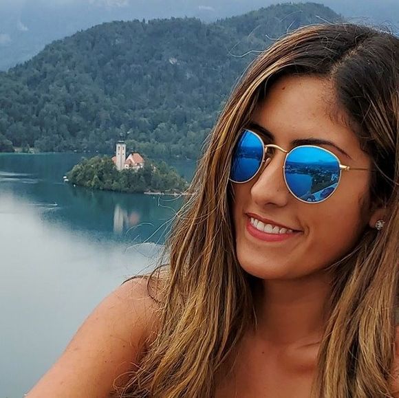 Profile Picture of Sahar Karain (@sahar1125) on Poshmark