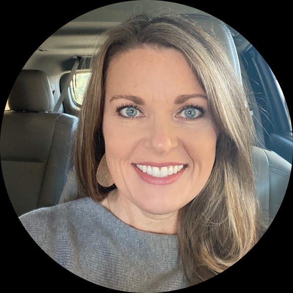 Profile Picture of Brandi Shewbart (@theshewbarts) on Poshmark